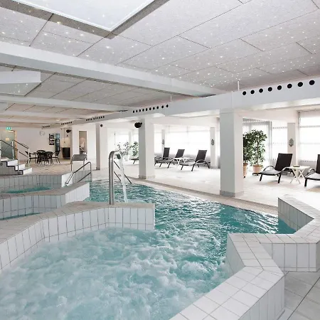 Apartment With Sea View For 4 Persons *